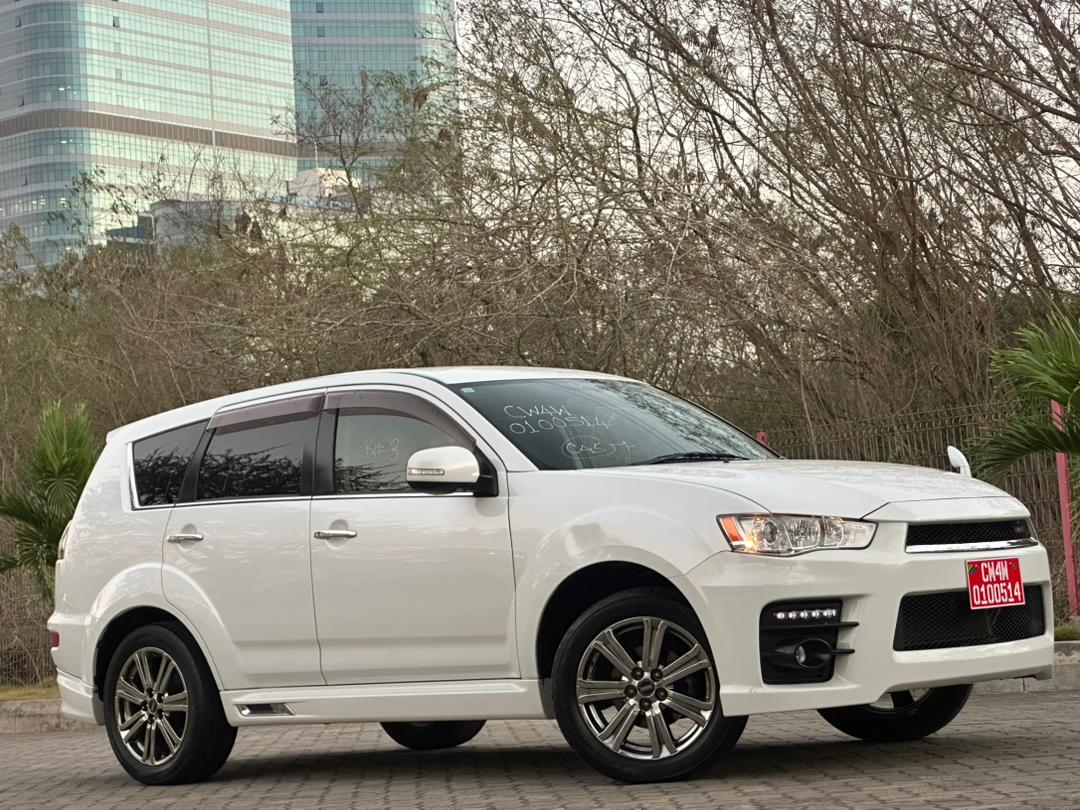 MITSUBISHI OUTLANDER ROADEST